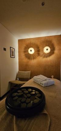  חדר עיסוים עם אבנים חמות - ספא אואזיס במלון