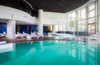  בריכה פנימית - ספא אנגוי