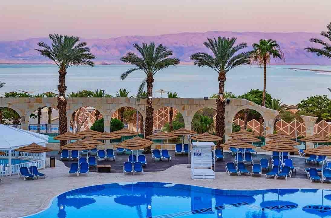  בריכה חיצונית - ספא אנוי 