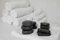   עיסוי אבנים חמות - ספא קראון פלזה חיפה