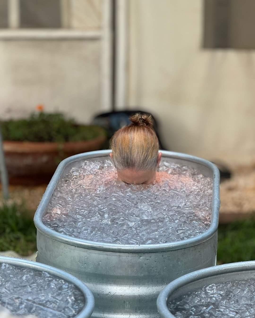   אמבטית קרח - ספא פלואו