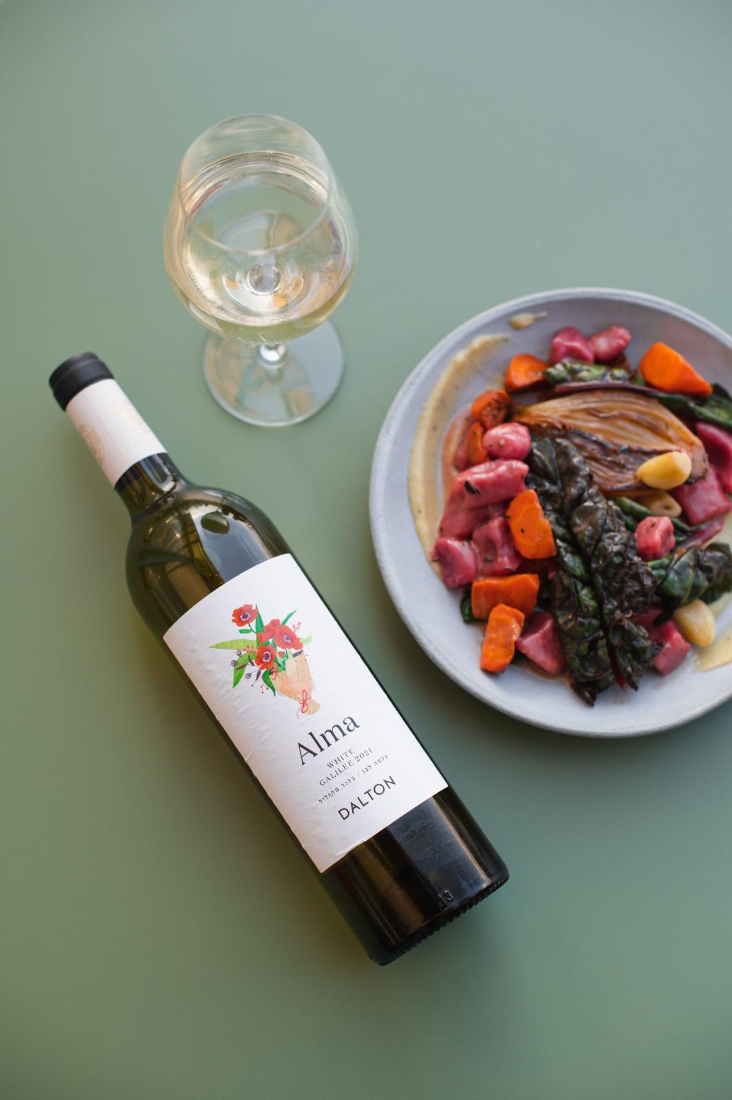 ארוחה יחד עם יין - ספא פלואו