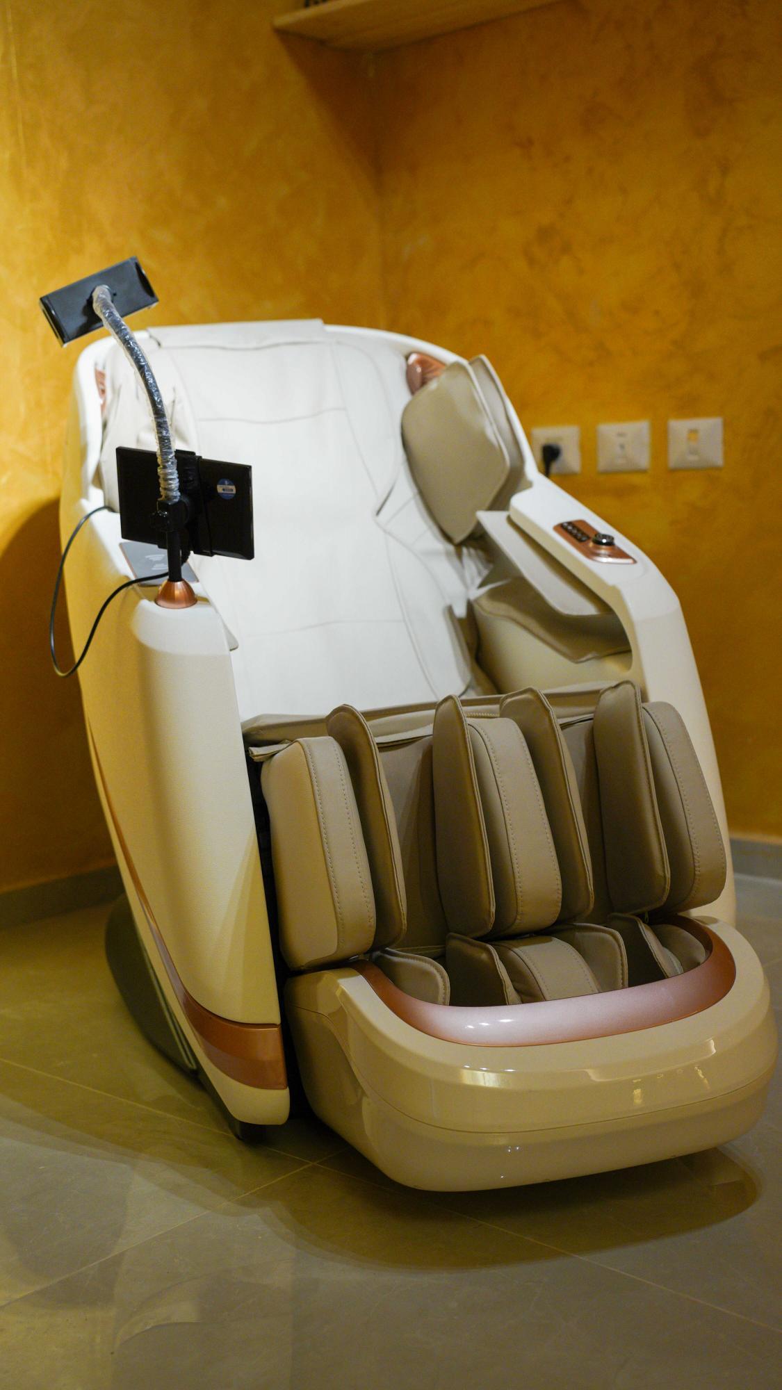  כורסת עיסויים - ספא גולדן 