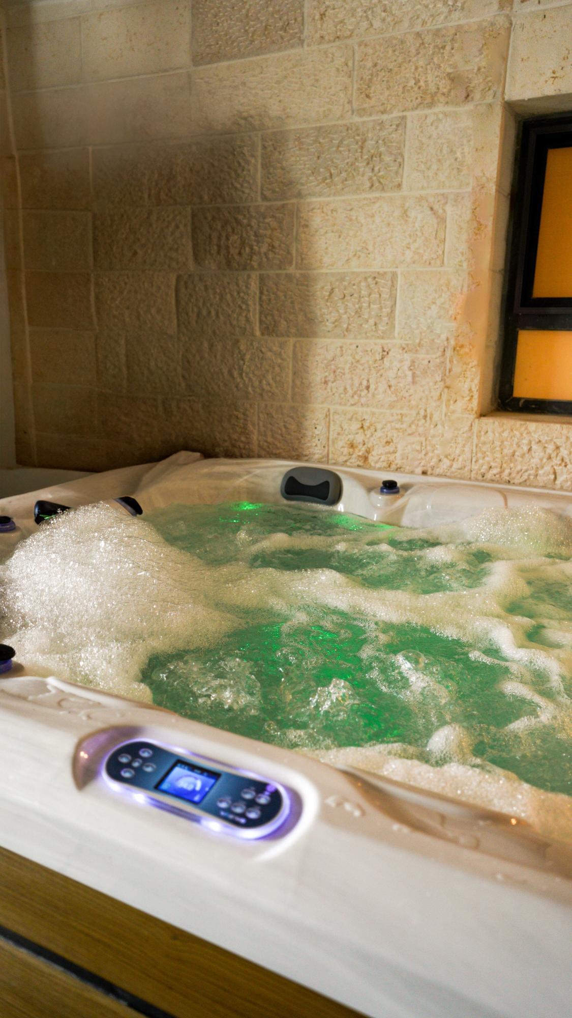   גקוזי - ספא גולדן ירושלים 