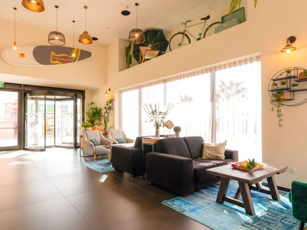   פינות ישיבה - מלון רוקסון בת ים