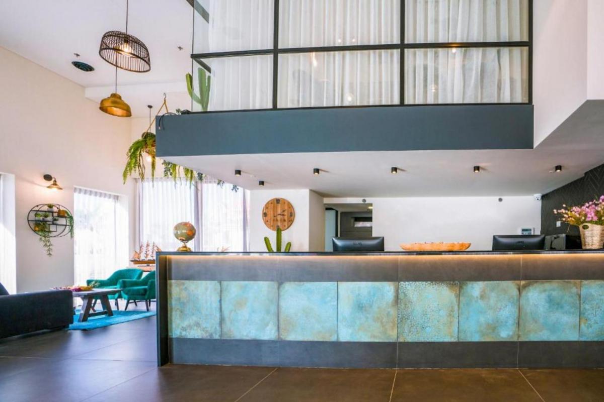   קבלת המלון - מלון רוקסון בתי ים 