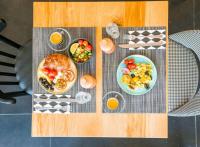   ארוחת בוקר - מלון רוקסון בת ים