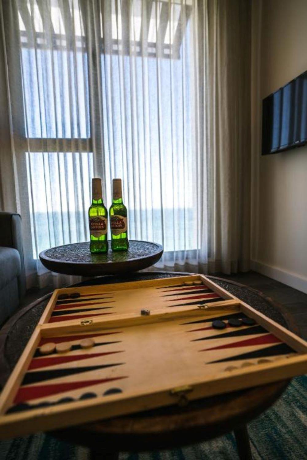  שש בש - מלון רוקסון בת ים