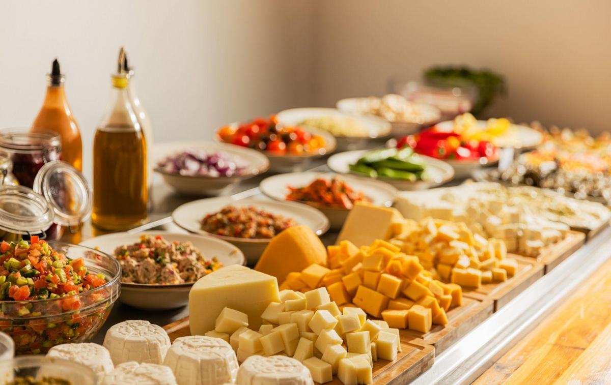 ארוחת בוקר - מלון בראון אילת