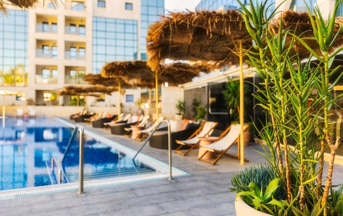   בריכה חיצונית - רד סי אילת