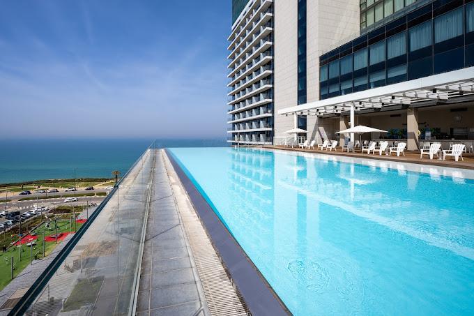  בריכה חיצונית - ספא וורט לגון בנתניה