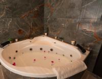  ג'קוזי בסוויטה - ספא במלון ג'אפה פורט 