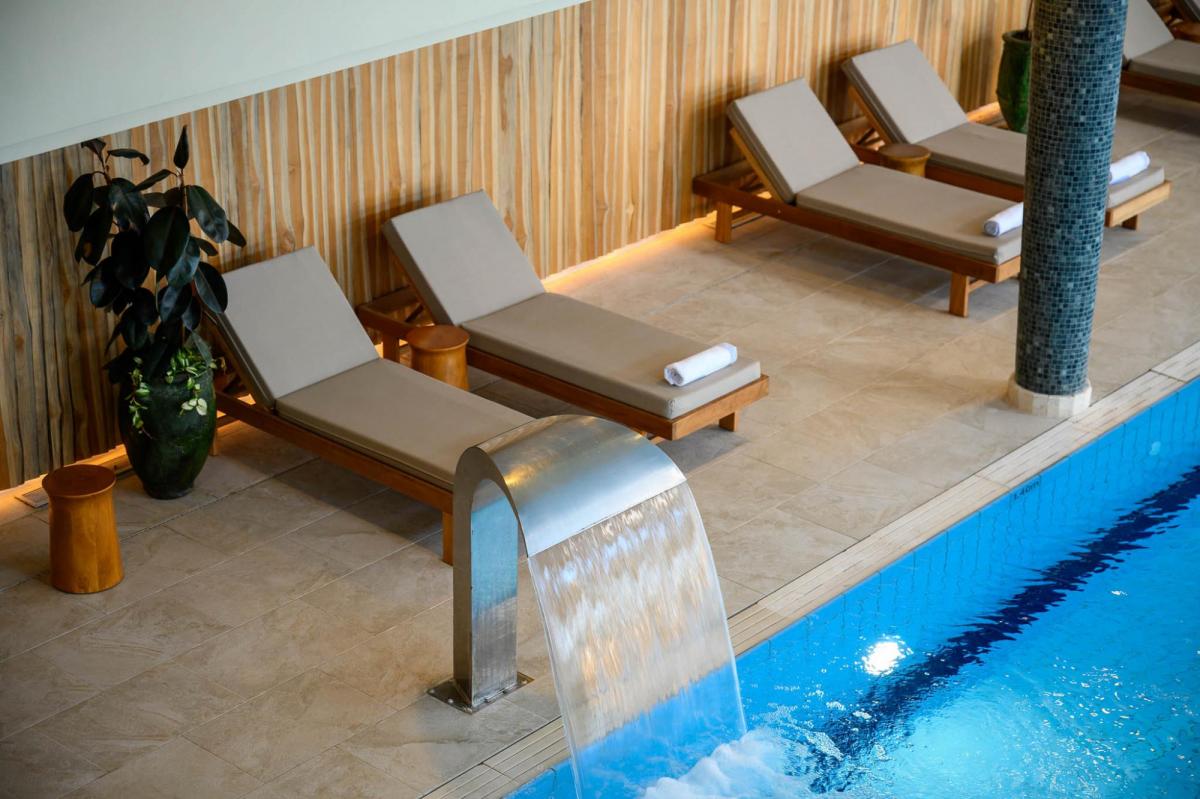  פינות ישיבה מול הבריכה - ספא כנען 