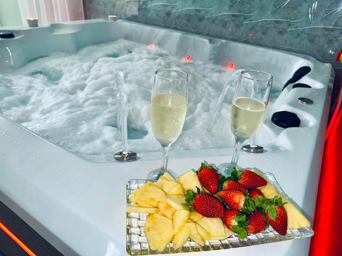  ג'קוזי עם פלטת פירות ויין - ספא ידושן 