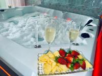  ג'קוזי עם פלטת פירות ויין - ספא ידושן 