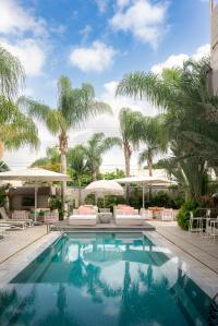   בריכה חיצונית - ספא אחוזת הספא