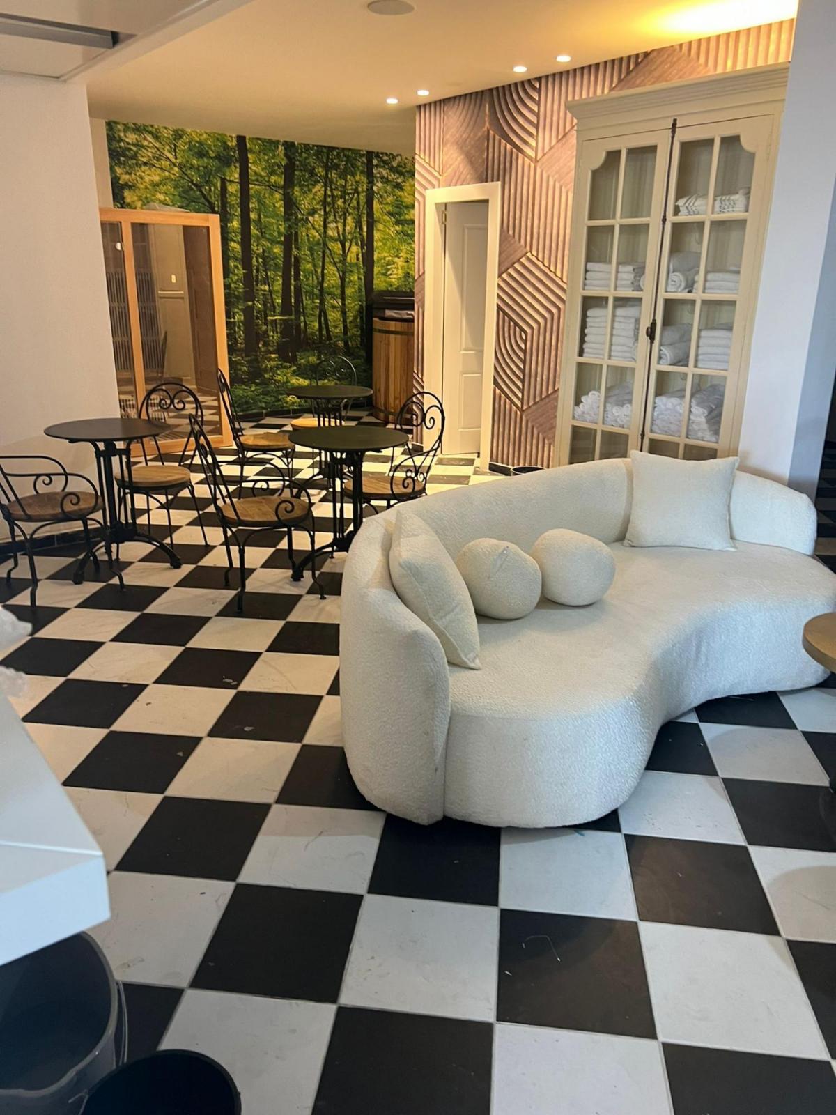  פינות ישיבה במתחם - ספא דימונדס כפר שמריהו