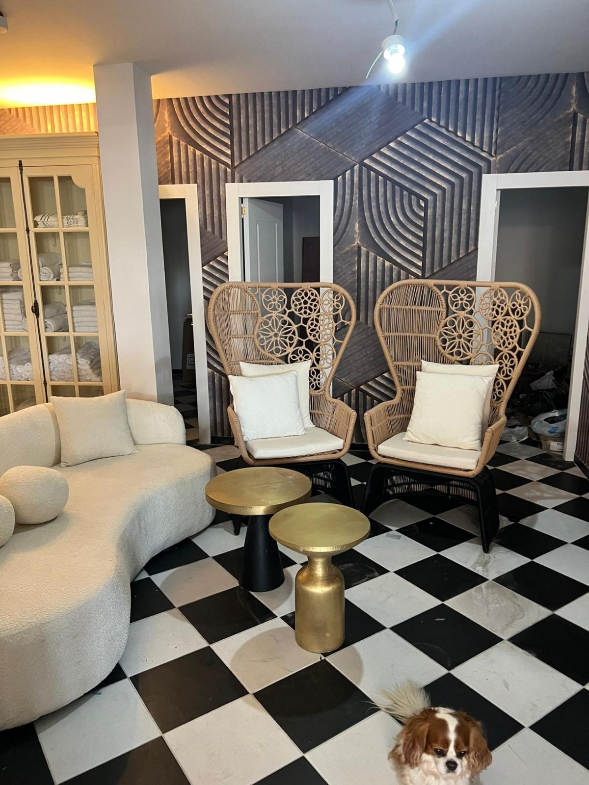    פינות ישיבה במתחם - ספא דימונדס כפר שמריהו