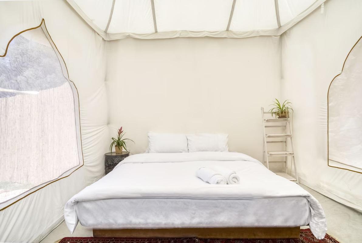   חדר באוהלי גלאמפינג - ספא במלון סבן רמון 