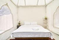   חדר באוהלי גלאמפינג - ספא במלון סבן רמון 