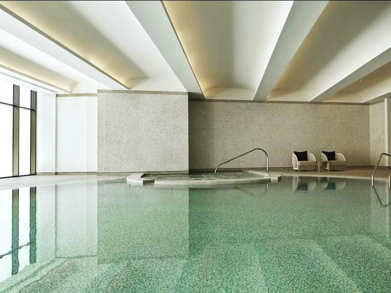  בריכה פנימת - City of Dreams Mediterranean