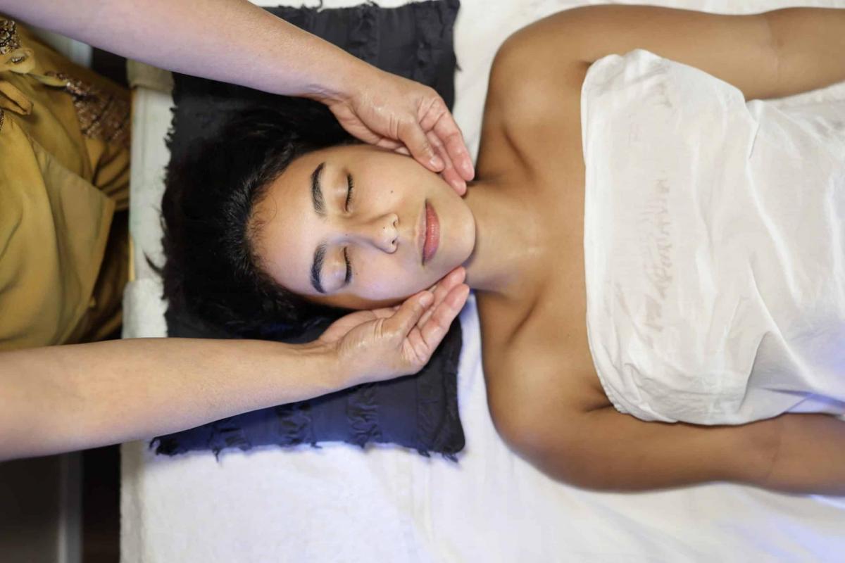  עיסוי ראש ופנים - באלי ספא תאילנדי 