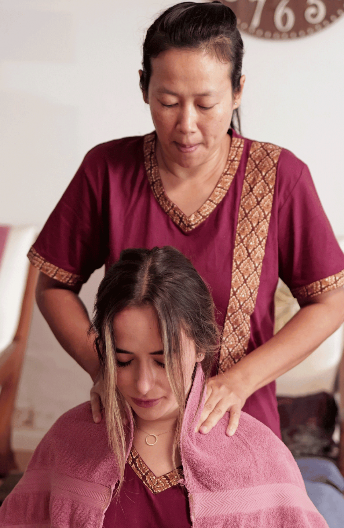  עיסוי ראש כתפיים וצוואר - ספא קותאי תל אביב
