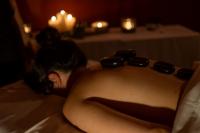   עיסוי אבנים חמות - ספא קאסה סוזנה