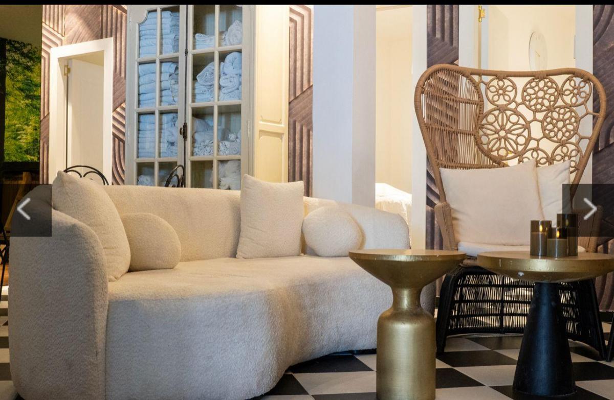    פינות ישיבה במתחם - ספא דימונדס כפר שמריהו