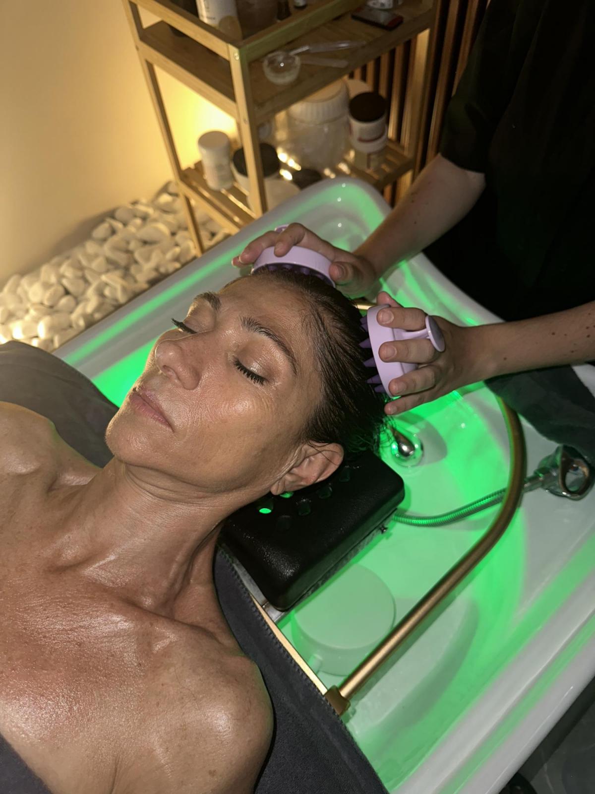  עיסוי קרקפת - בל ספא ראש בנתניה