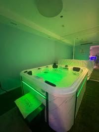  ג'קוזי - ספא רויאל בוטיק 