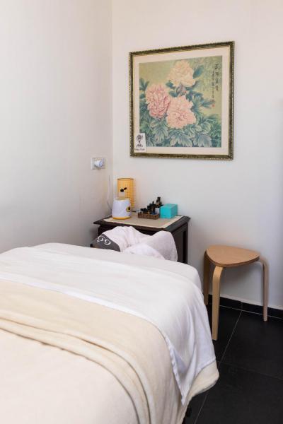 Spa package for two including a 50-minute massage Spa package for two including a 50-minute massage