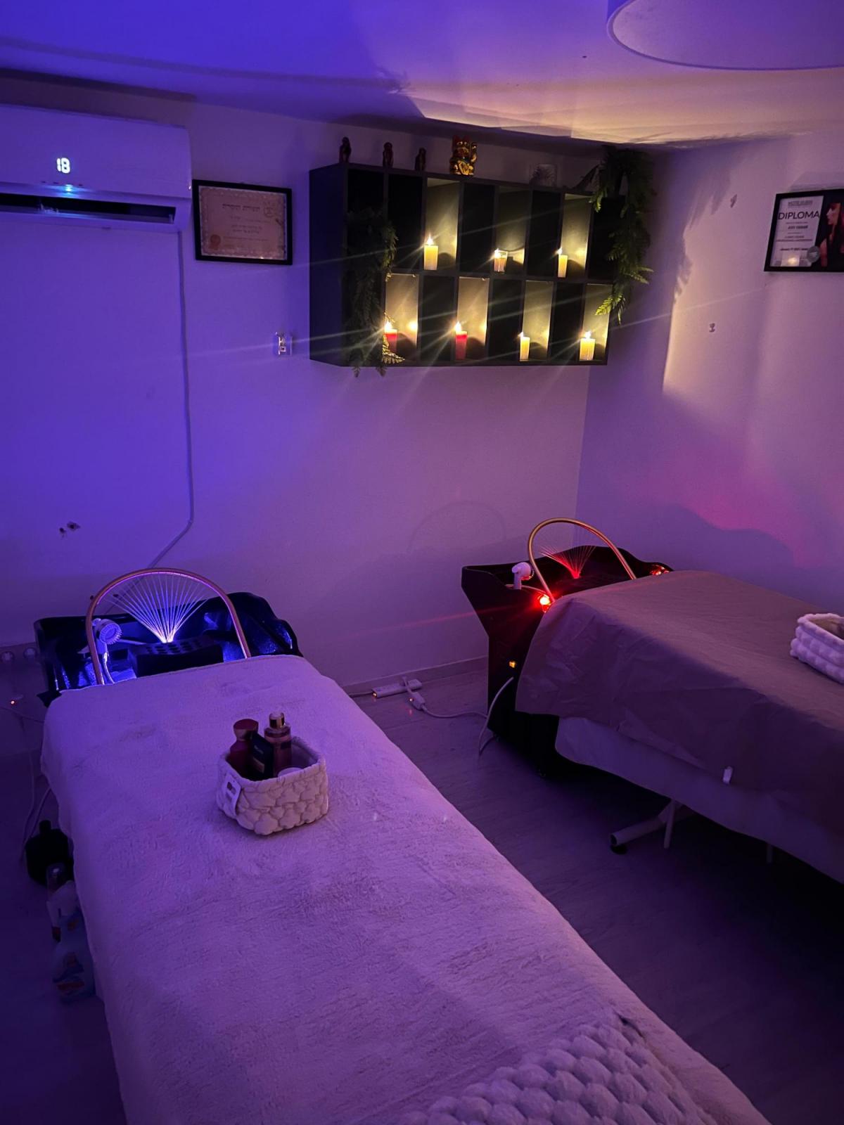   מיטת טיפולים - ספא קסם האביב