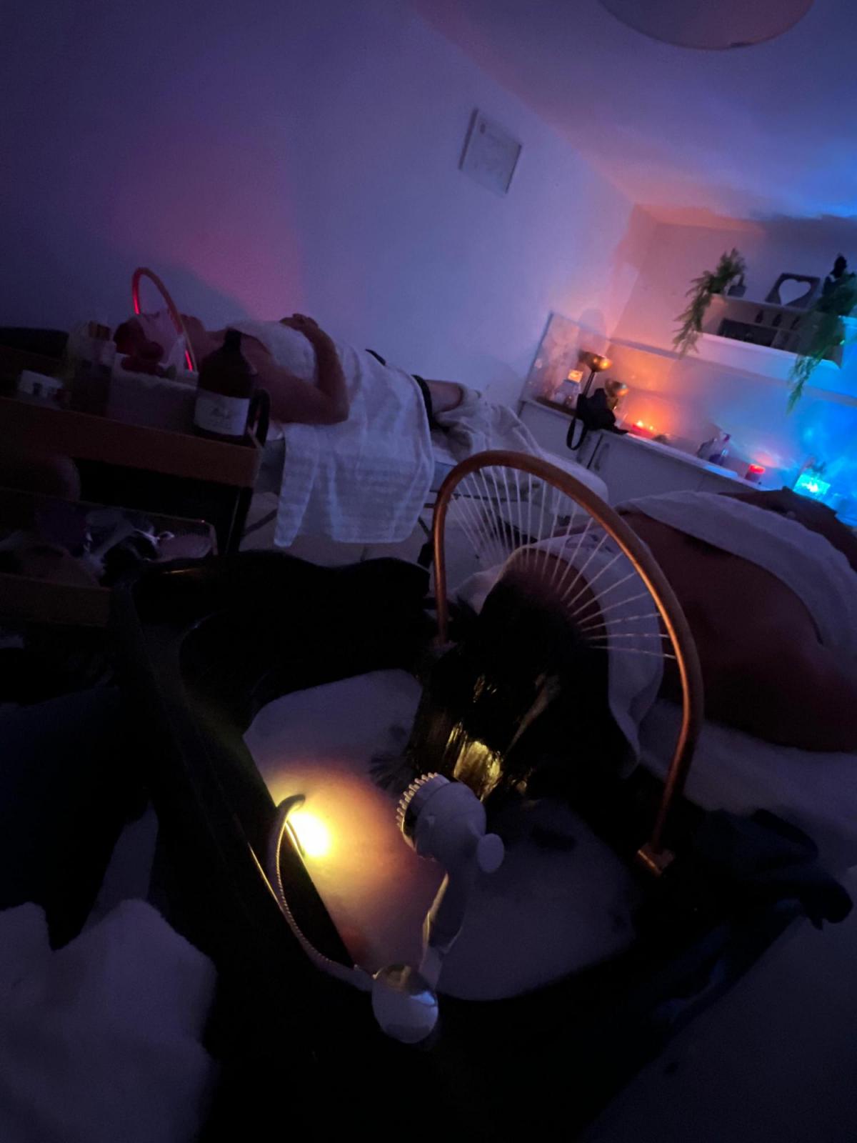   עיסוי ראש וקרקפרת לזוג- ספא קסם האביב 