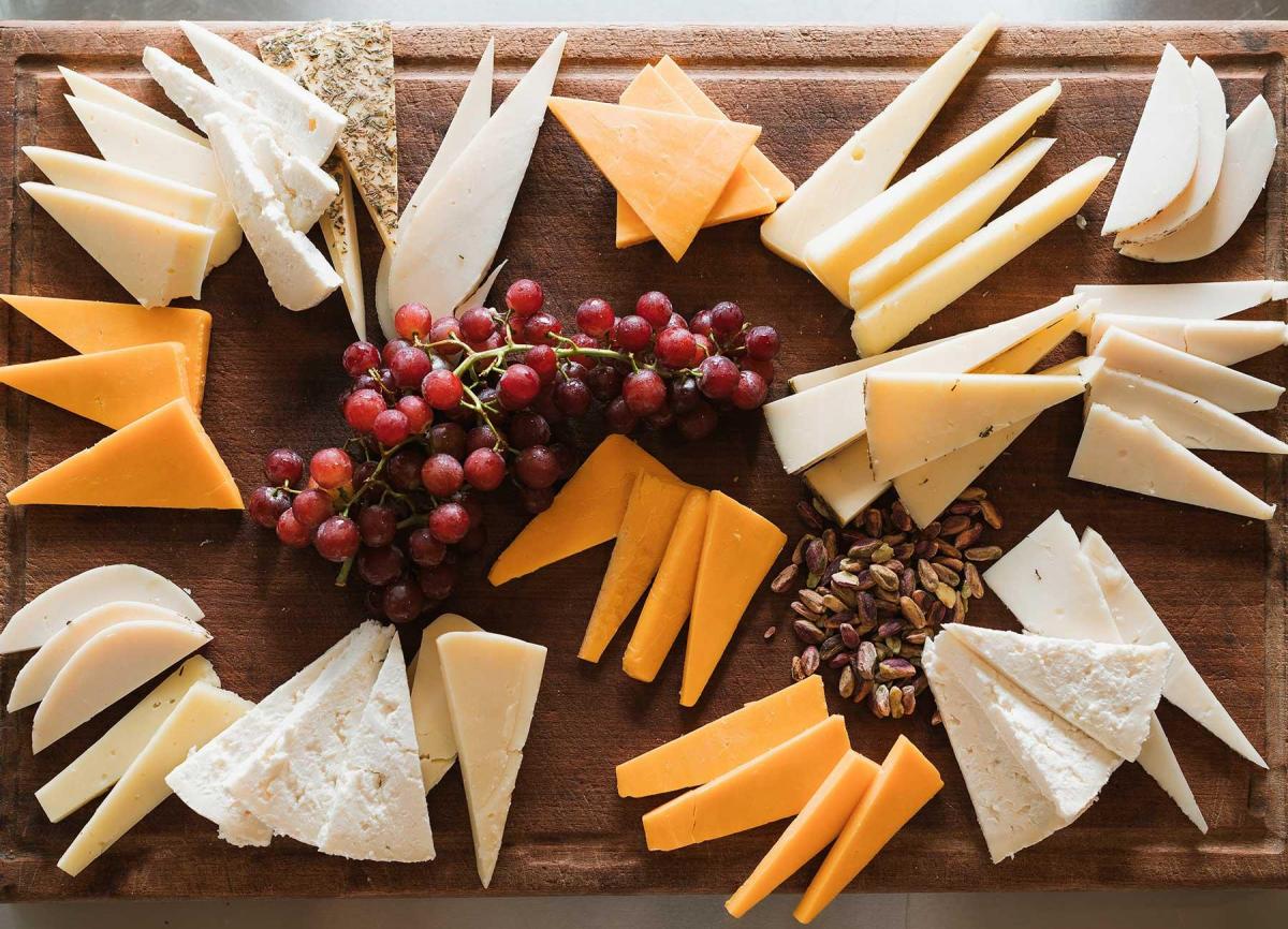  פלטת גבינות - מלון סבן סיז 