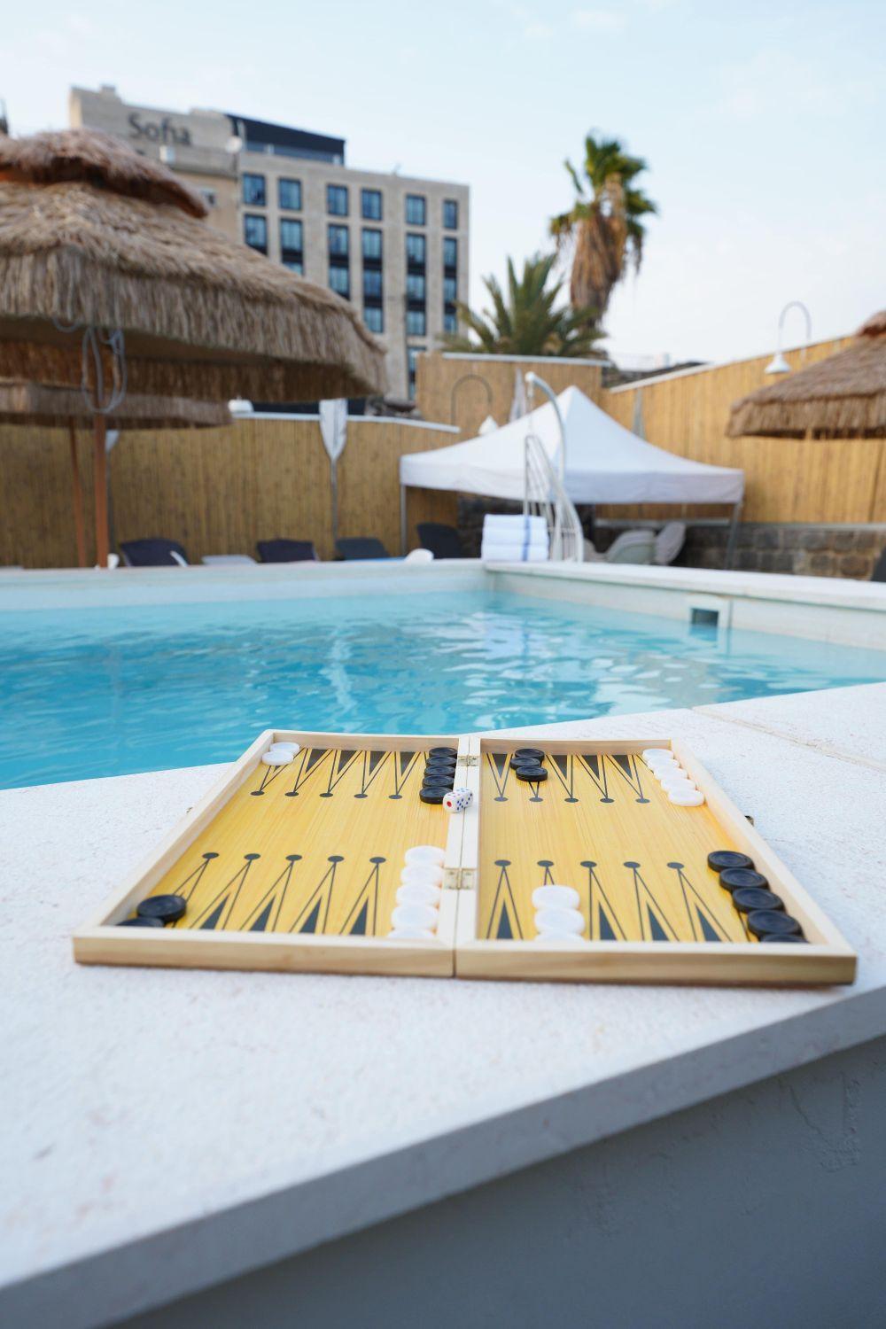  בריכה חיצונית - ספא פרינס