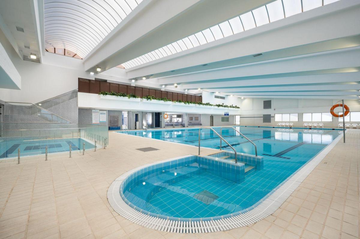  בריכה חיצונית - ספא חושן 