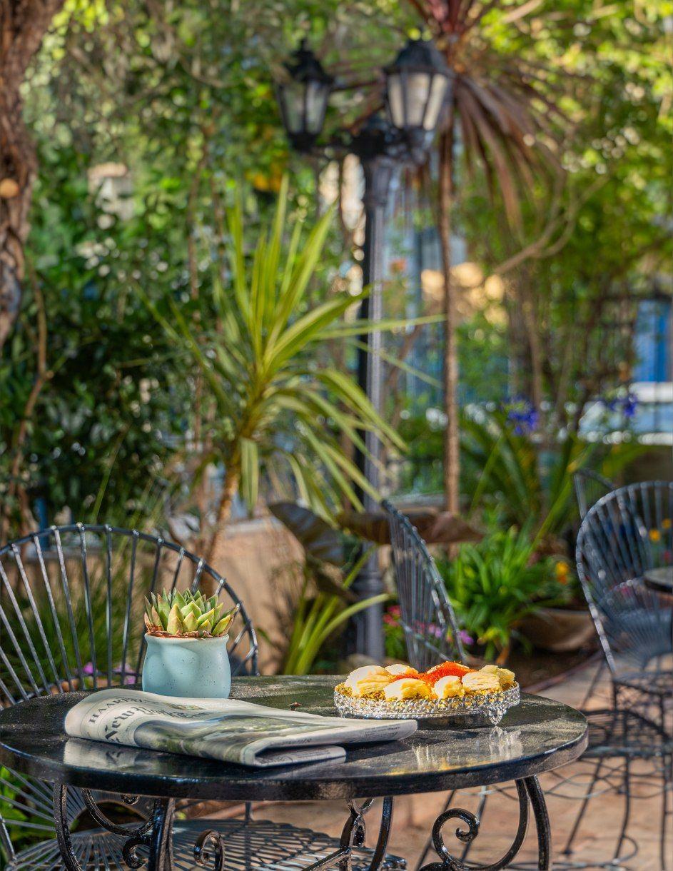  פינת ישיבה חיצונית - ספא במלון בראון מושבה 