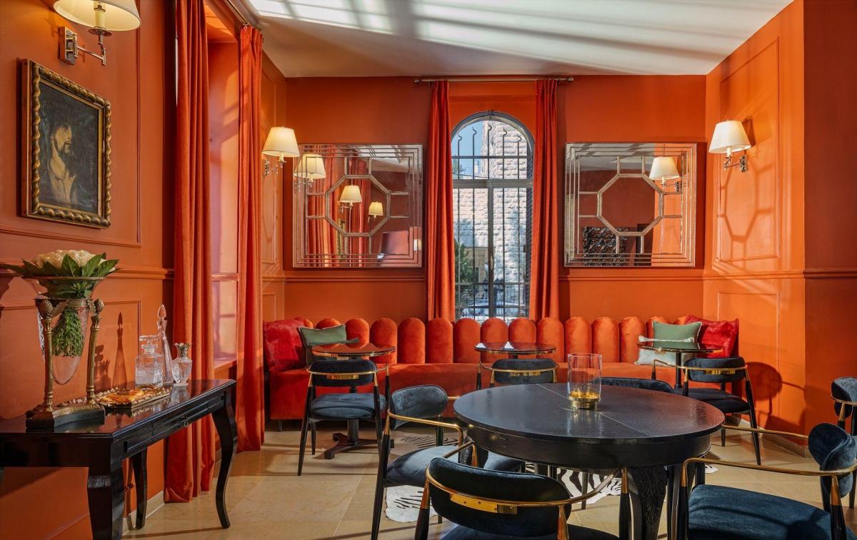  פינת ישיבה - ספא במלון בראון מושבה 