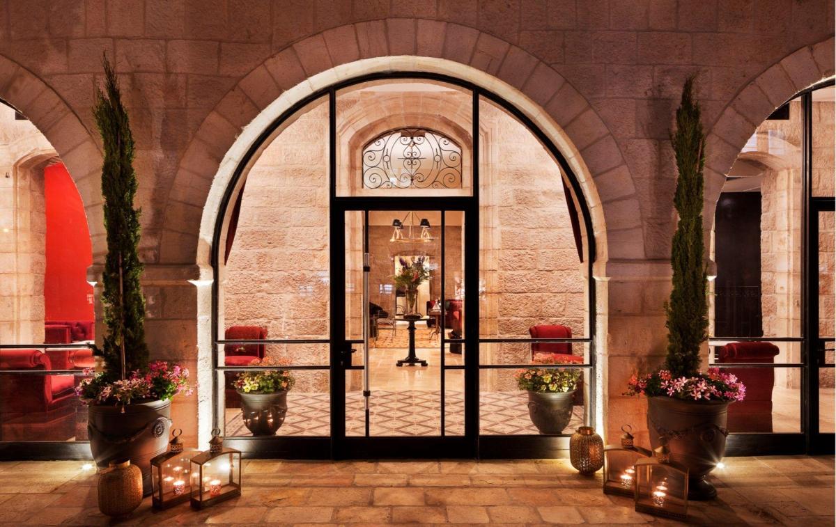  כניסה למלון - ספא וילה בראון 