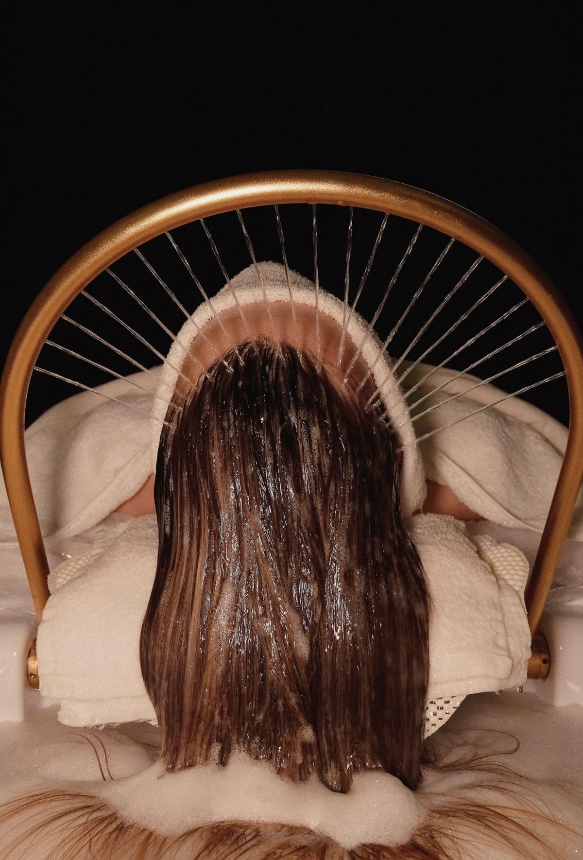   עיסוי ראש יפני - ספא על המים בקדימה