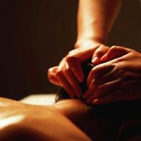  עיסוי עם שמנים - ספא על המים 