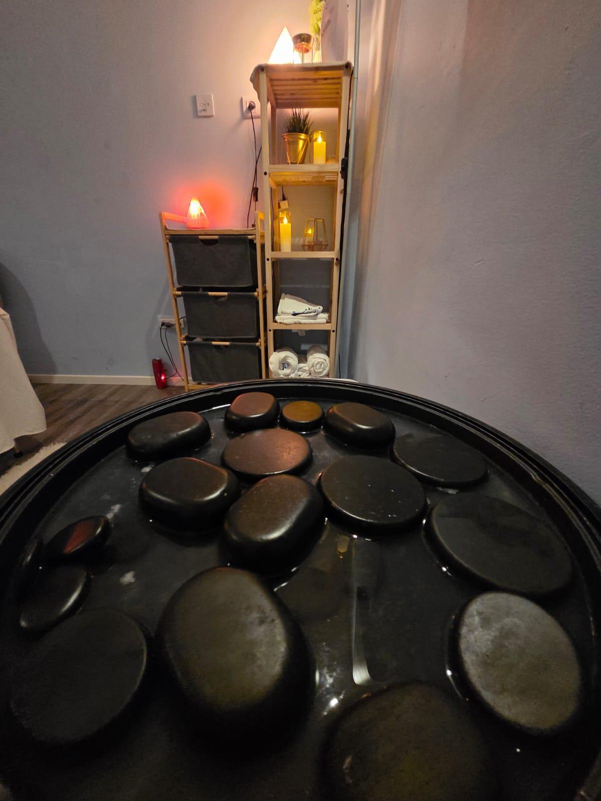  אבנים חמות - ספא רויאל 