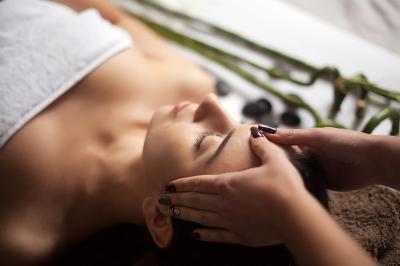 אורבן TLV יחיד - עיסוי למשך 60 וכניסה לסאונה אינפרא אדום