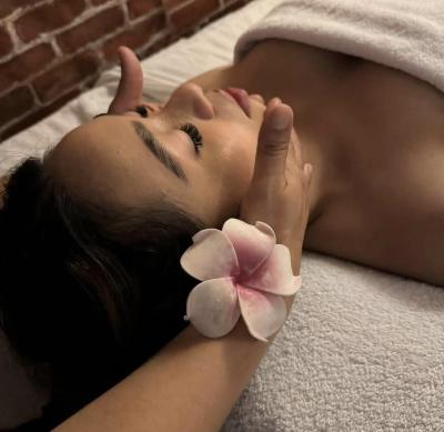 Single package including a 30-minute massage Single package including a 30-minute massage