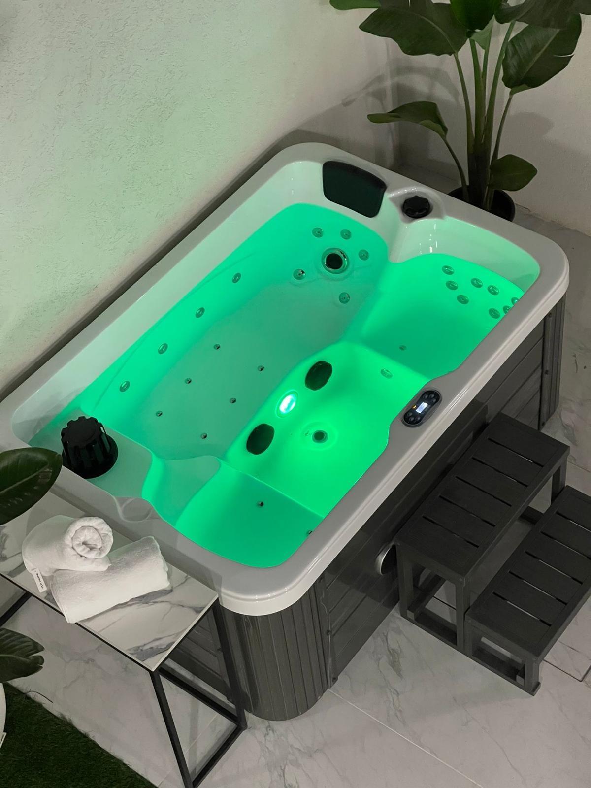   ג'קוזי - ספא אינפיניטי 