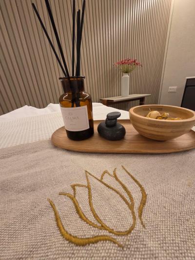 חבילת ספא ליחיד הכוללת עיסוי למשך 50 דקות, ארוחת בוקר, כניסה לבריכה ושימוש במתקני הספא