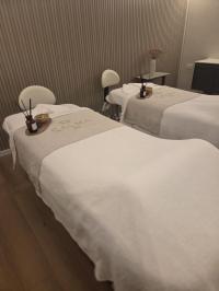   חדר טיפולים זוגי - ספא קאלמה במלון דן פנורמה