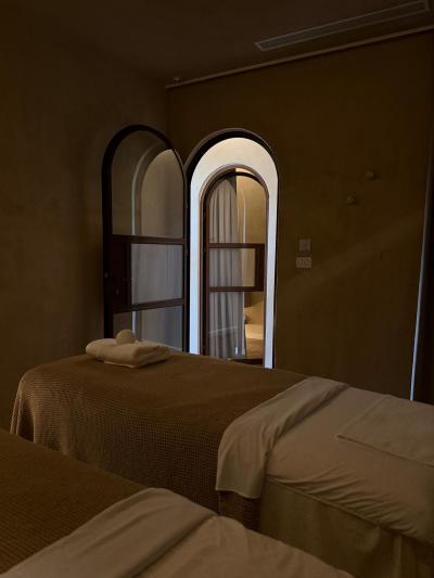 חבילת ספא זוגית הכוללת עיסוי 30 דקות, ארוחת בוקר ושימוש במתקני הספא