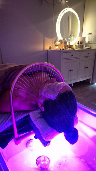 Treatment Bed - Lorenza Head Spa and Healing in Nahariya